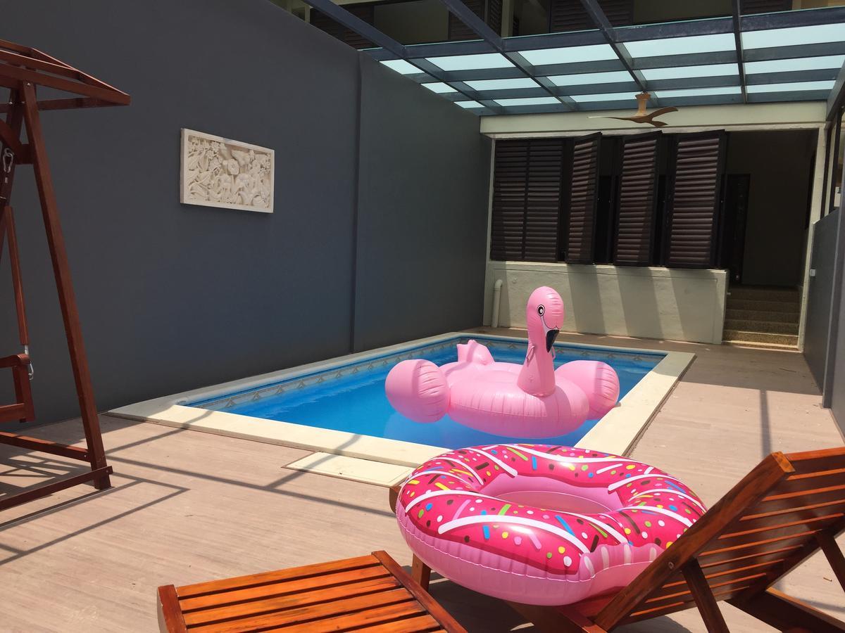 Sand & Sandals Desaru Beach Resort & Spa Zewnętrze zdjęcie A pool float