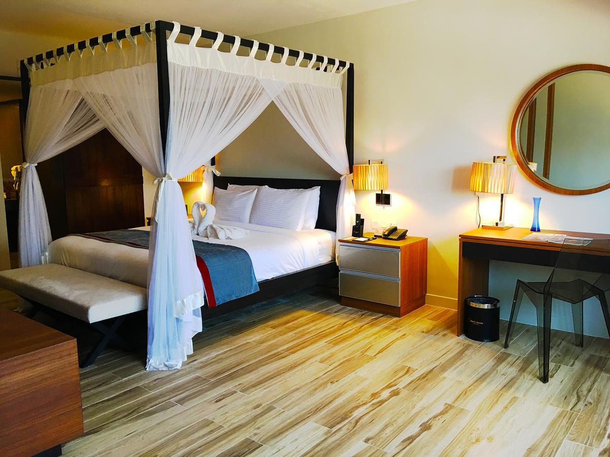 Sand & Sandals Desaru Beach Resort & Spa Zewnętrze zdjęcie A room at the hotel